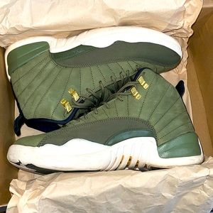 Jordan 12 retro Chris Paul class of 2003 olive green sneakers size 9.5